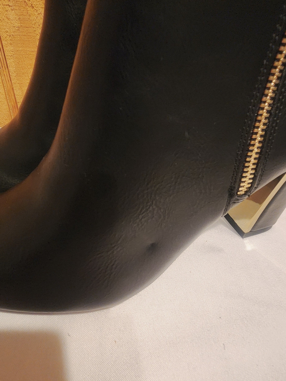 Dunion Classic Almond Toe Black Women's Ankle Zip Boots Block Gold Heel Size 8.5 - Picture 6 of 7